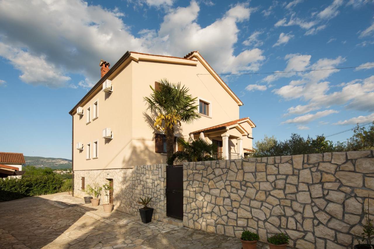 Villa Vesna With Sauna, Hot Tub Potpićan Zewnętrze zdjęcie