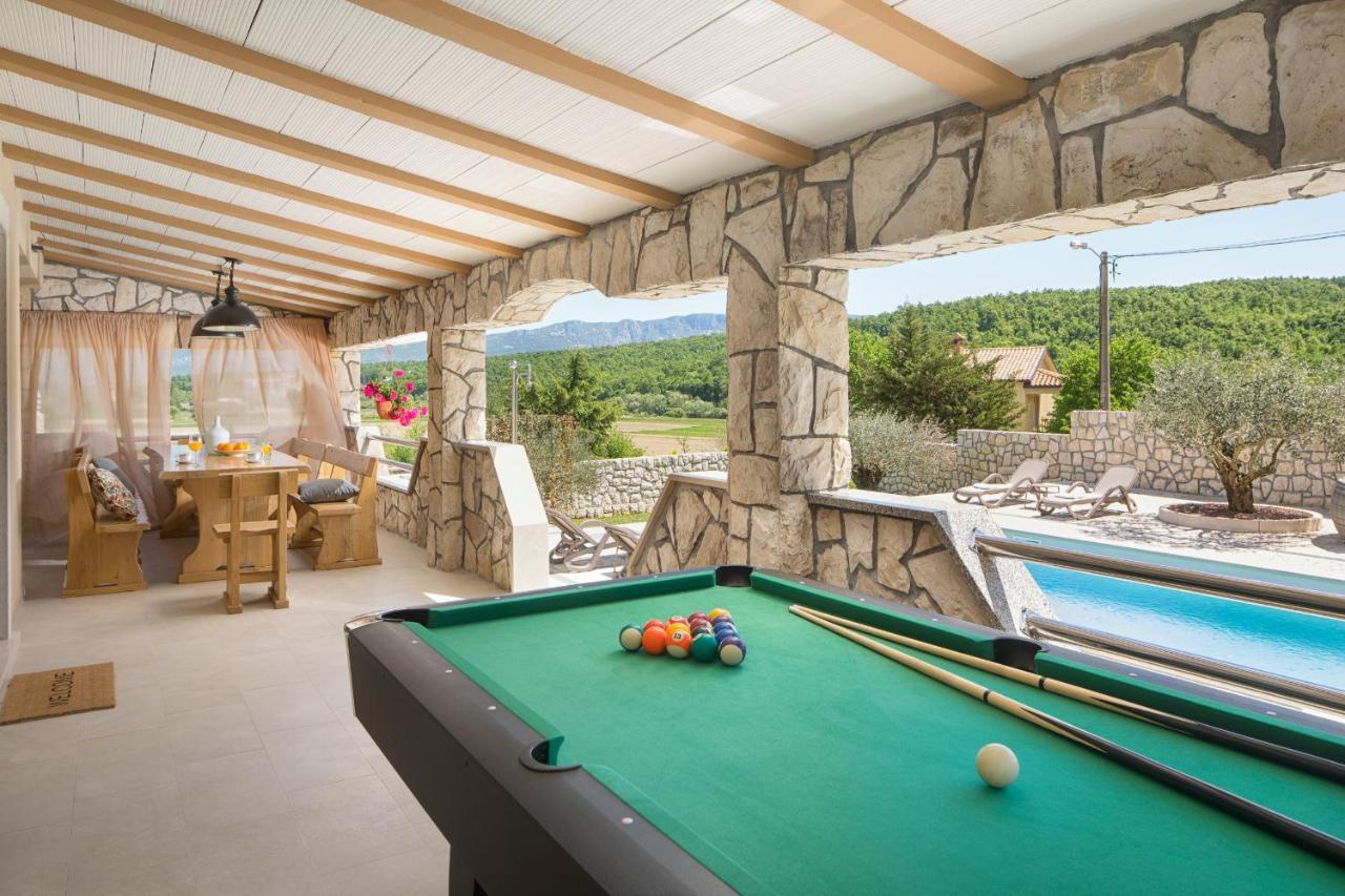 Villa Vesna With Sauna, Hot Tub Potpićan Zewnętrze zdjęcie
