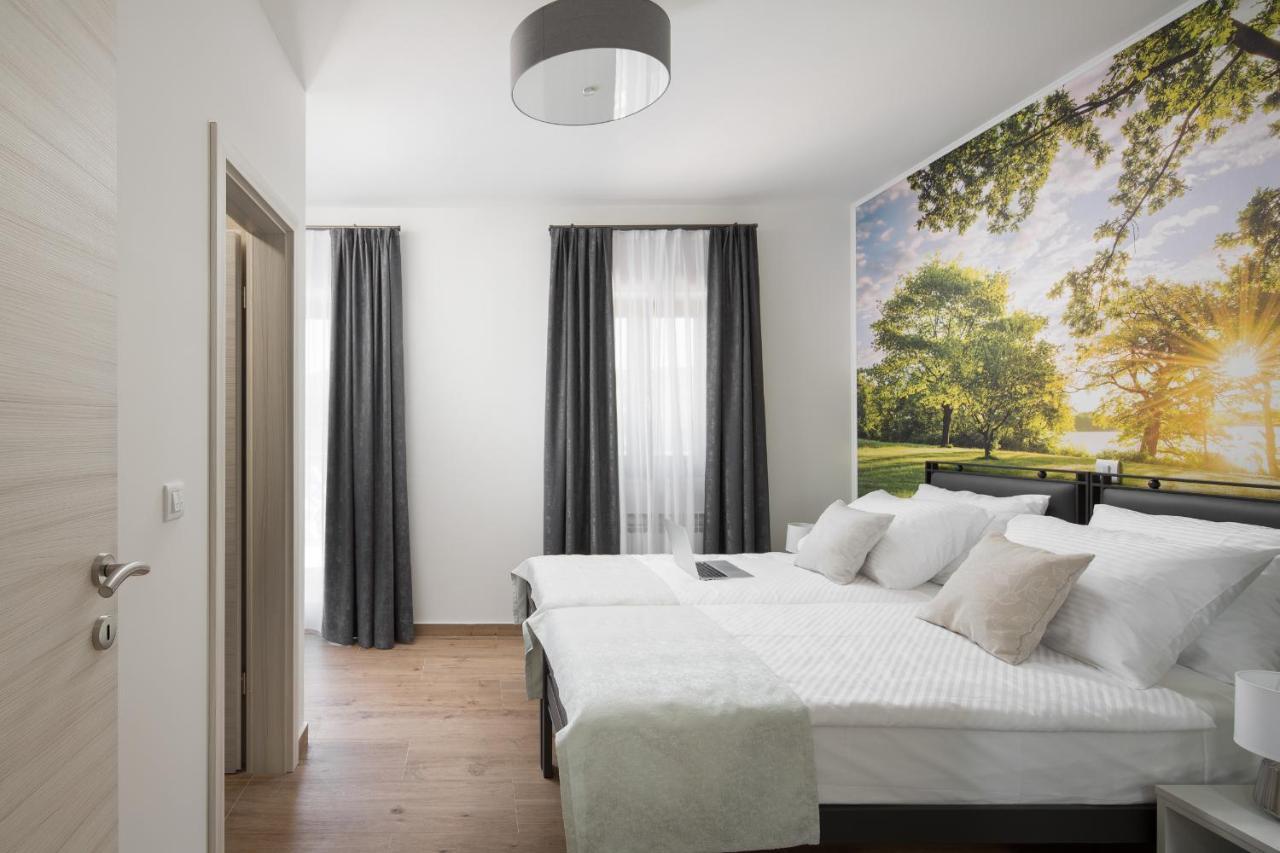 Villa Vesna With Sauna, Hot Tub Potpićan Zewnętrze zdjęcie